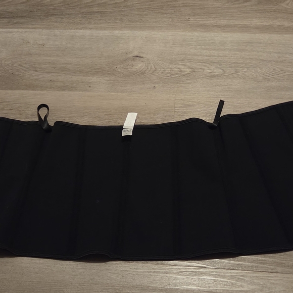 Vibrant Pink Shapewear Corset - Picture 3 of 3